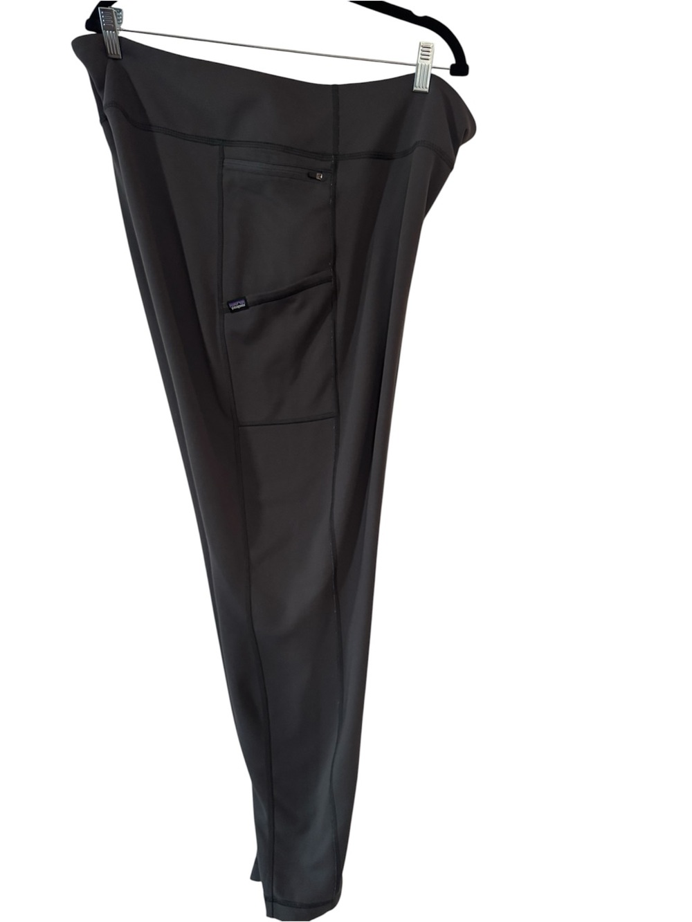Patagonia Women's XXL Black Performance Leggings Side Pocket Rear Zip Pocket